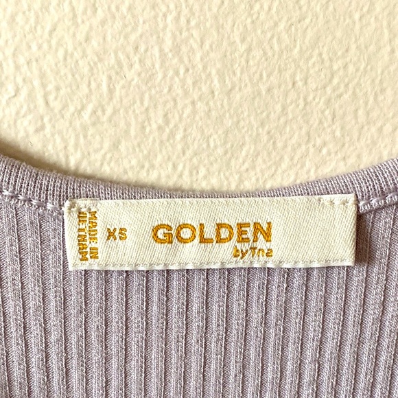 TNA sleeveless Shirt - Picture 2 of 3